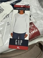 Gap long sleeve tee XL