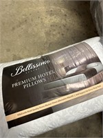 Bellissimo 2 pack pillows Q