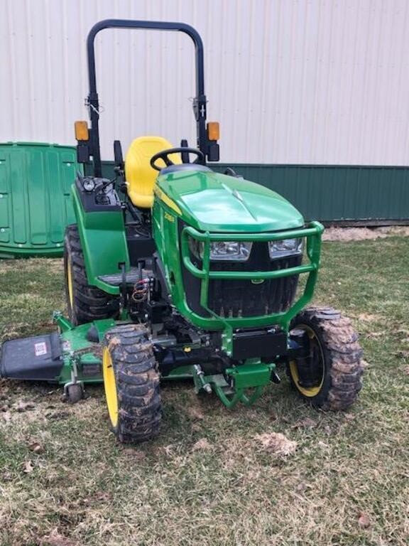 John Deere 2038R Tractor w/72" Deck