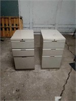 2 Filing cabinets. Measure 22"x15"x27.25". No