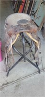 Cruse western saddle with rack need some