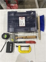 LOT - Various tools and tool box.
See photos.