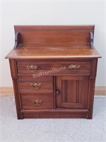 ANTIQUE WASHSTAND