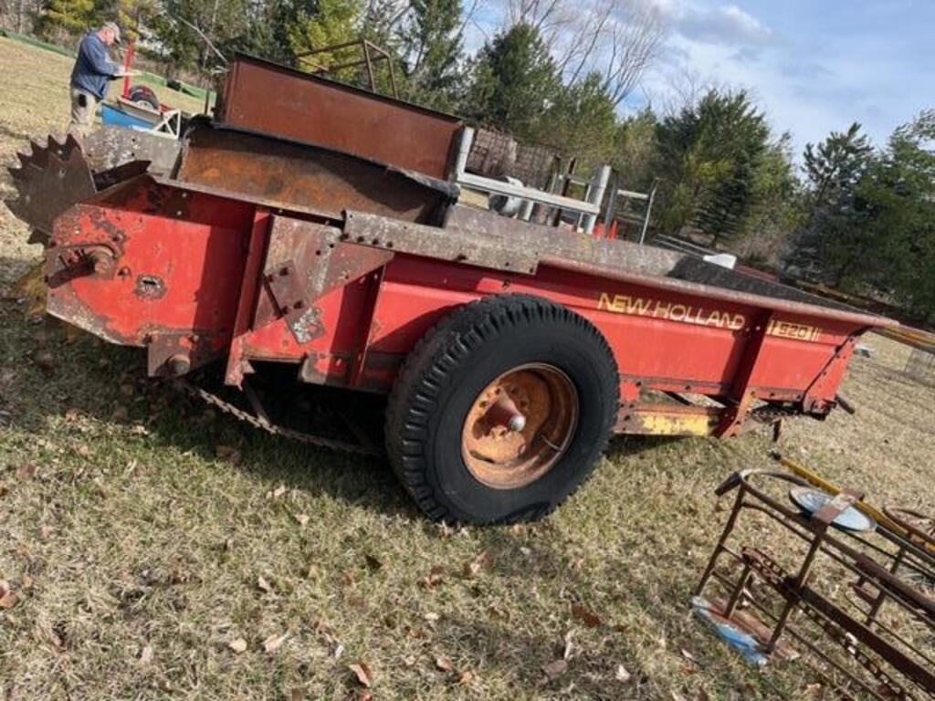 New Holland 520 Manure Spreader