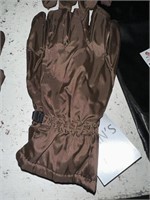Dan’s gloves size L
