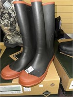 Size 11 rubber boots