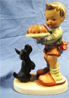 HUMMEL BEGGING HIS SHARE FIGURINE * OLD MARK