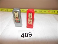 COLLECTIBLE TEXACO GAS PUMP SALT AND PEPPER SHAKER