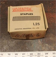 Open Box 18GA x 1/4" L25 Staples