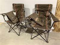 2 Mossy Oak Camo Lawn Chairs & Bags