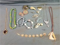 Beautiful Vintage Jewelry Lot