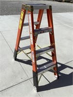 Sunset Ladder Co. 4' Step Ladder