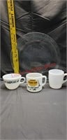 Pyrex Pie Plate & 3 Cups. 9 In Pyrex