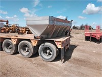 Sand salt spreader