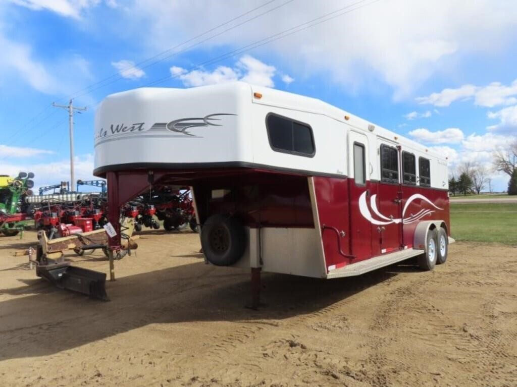 2002 Trailswest Sierra 7' x 22' Horse Trailer #