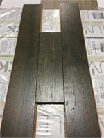 Locking 5/8" Solid Wood Flooring x 279 sq ft