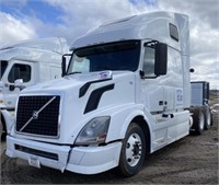 (AV) 2013 Volvo VNL Sleeper Semi