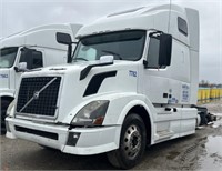 (AV) 2013 Volvo VNL Sleeper Cab Semi