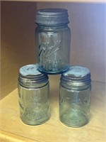 Pint Canning Jar Lot With Lids