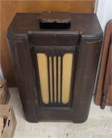 Wooden Philco Radio Cabinet