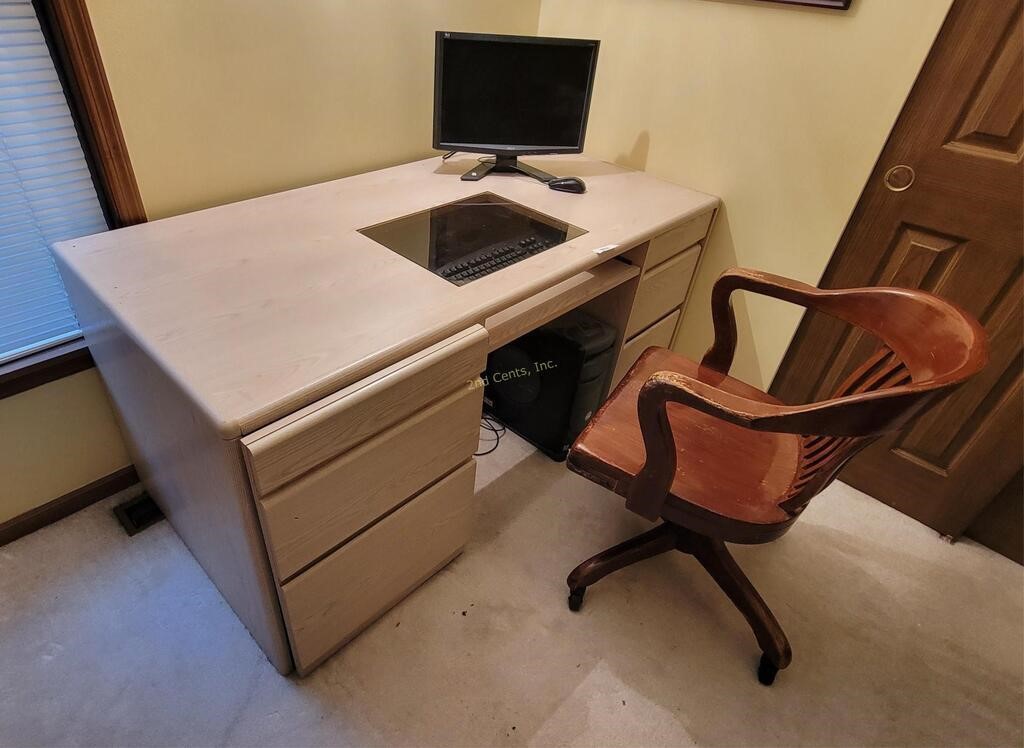 Whitewash Computer Desk & Computer