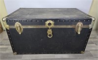 37 X 21 X 20 LARGE TRUNK