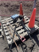 Pipe vice, pair of warning cones, quantity of pry
