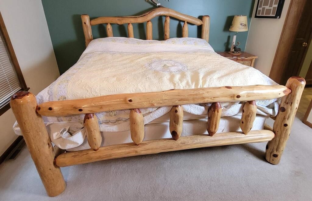 King Rustic Log Bed