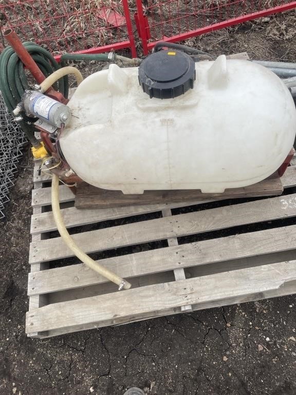 Estate sprayer 15 gallon tank, covers 15 foot