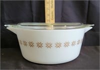 Vtg Pyrex Town & Country Casserole Dish w/Lid