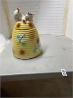 1950 American Bisque Kitten on Beehive