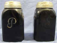 VINATGE 1920 BLACK GLASS SALT&PEPPER SHAKERS