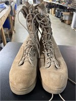 Military Boots sz 8W