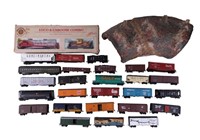 Vintage HO Scale Train Cars and Tunnel