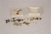 COLLECTION OF COSTUME JEWELRY BROOCHES