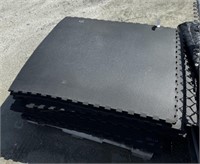 PALLET OF 25 RUBBER MATS