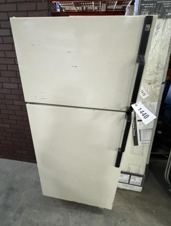 GE REFRIGERATOR