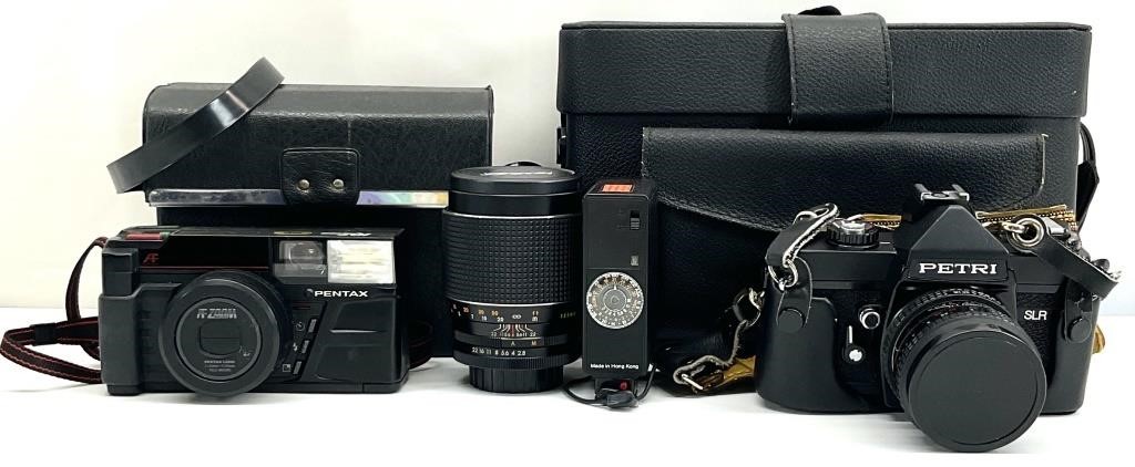2pc Vintage 35mm Cameras