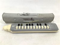 Hohner Melodica-Student w/ Case