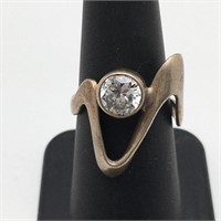 Sterling Silver Ring W Clear Stone