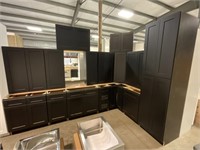 Silvercreek 15Pc. Matte Black Shaker 42" Kitchen