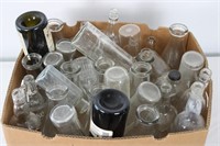 COLLECTION OF ANTIQUE AND VINTAGE BOTTLES