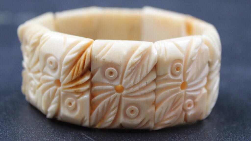 1920s ART DECO ORNATE CARVED BONE PANEL BRACELET