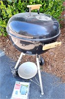 WEBER CHARCOAL GRILL ON WHEELS W BAG OF CHARCOAL