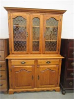 MAPLE CHINA HUTCH