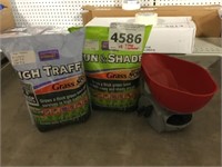 4 Bags of Grass Seed and 1 Spreader x 5pcs