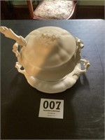 ReoCliff soup tureen