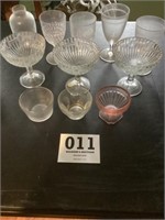 Miscellaneous glassware, including pink