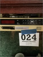 GE spacemaker AM FM radio cassette player
Buyer