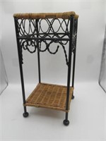 SMALL WICKER PLANT STAND